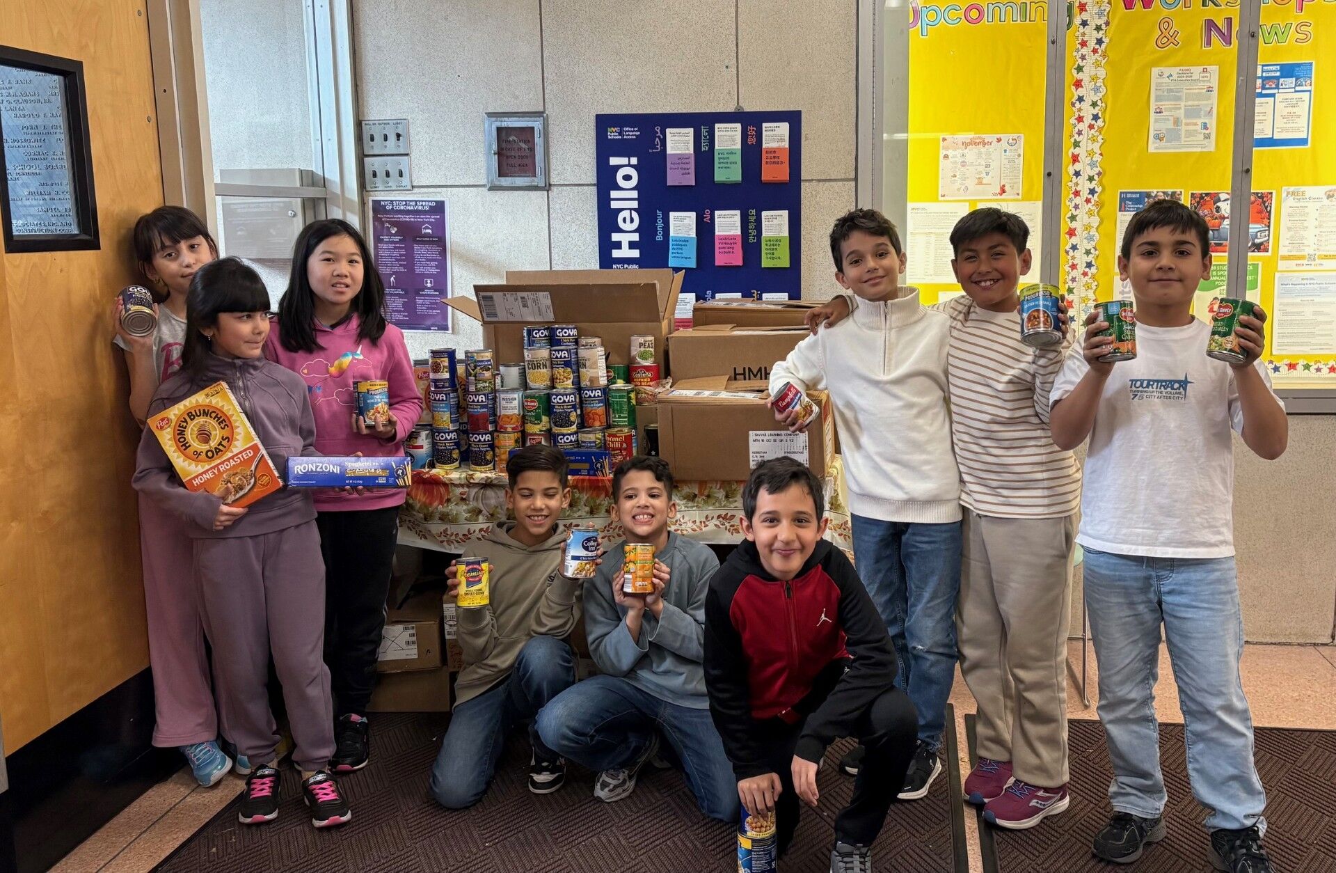PS 139Q students and staff at the school food drive